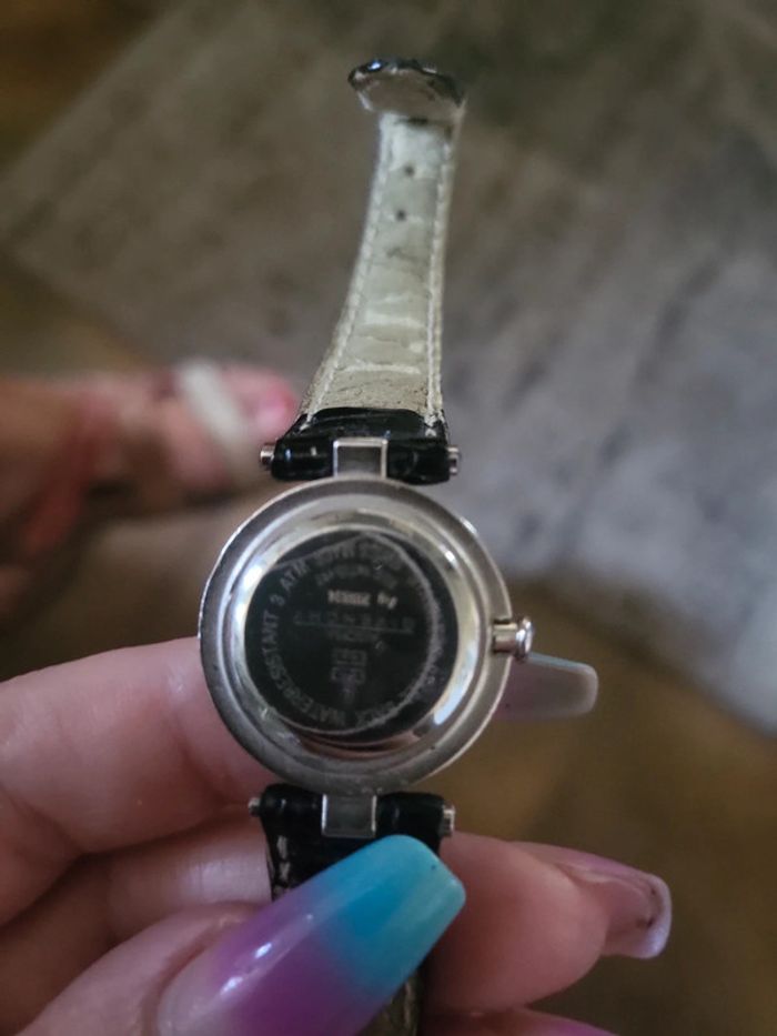 Montre Givenchy bon état - photo numéro 5