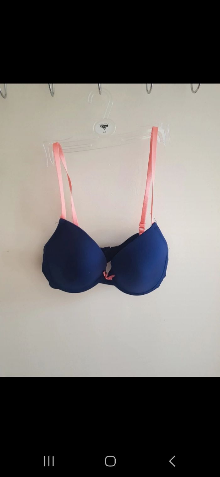 90D soutien-gorge bleu marine et rose