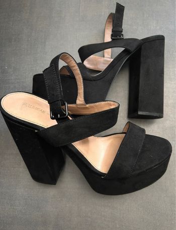 sandales noires à talons hauts plateformes taille 38 Pull&Bear Y2K Bratz