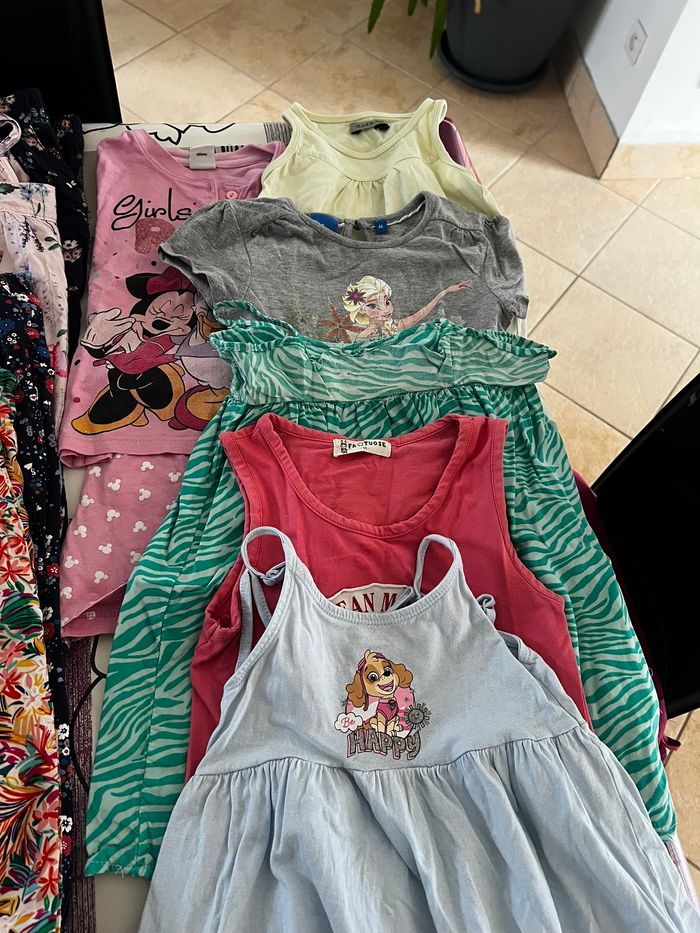 LOT DE VÊTEMENTS FILLE ÉTÉ 4 ANS - photo numéro 10