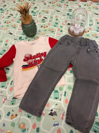 Ensemble t shirt tape à l’œil et pantalon LCDP 24 mois