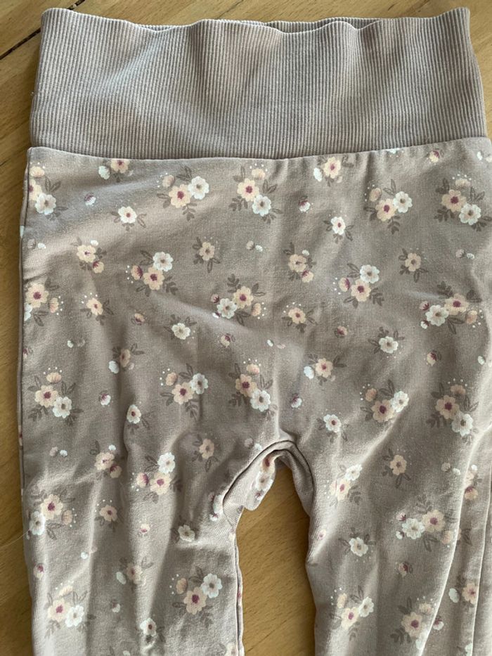 Pantalon legging motif fleuris c&a 9-12 mois - photo numéro 2