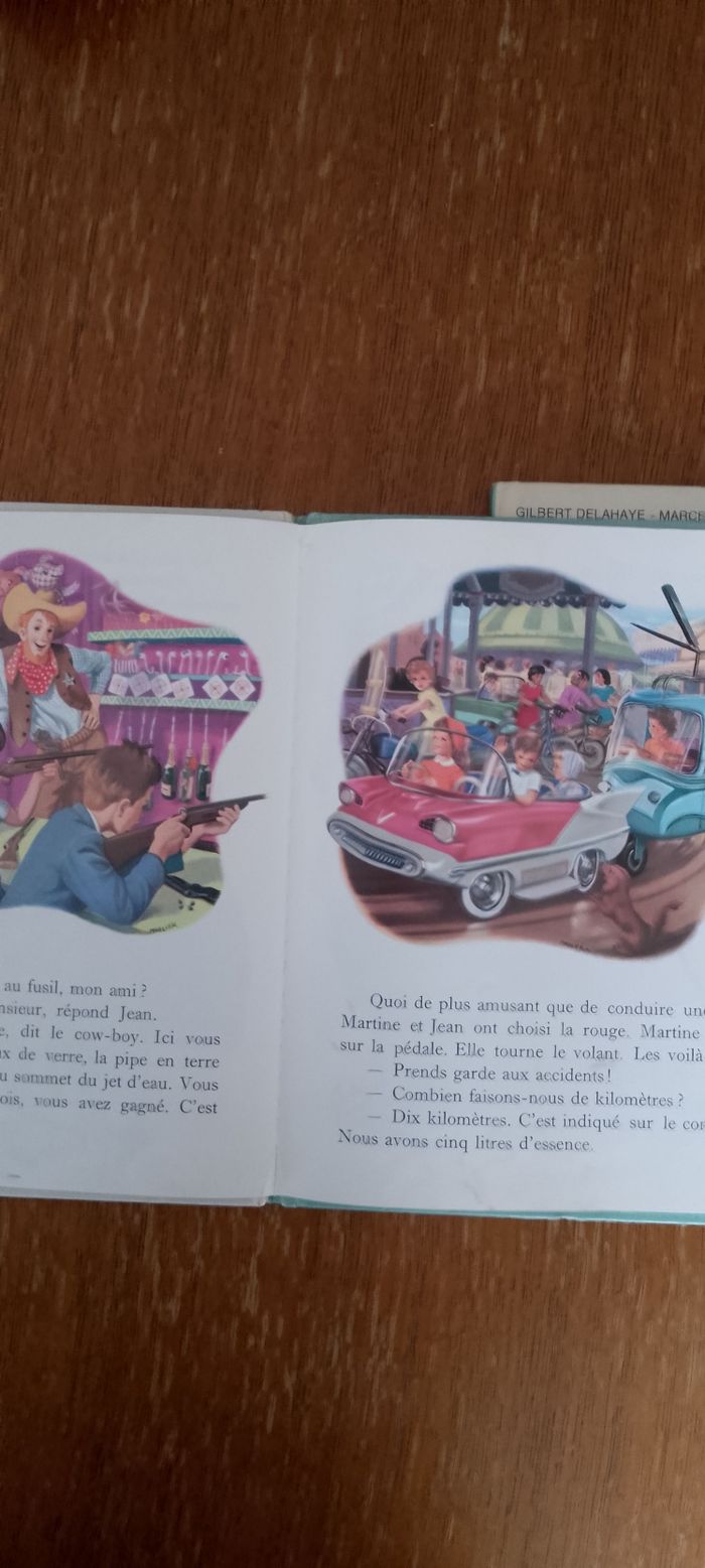 Joli lot de 4 livres Martine ( dont volume 6 contenant 8 titres ) bon état - photo numéro 2