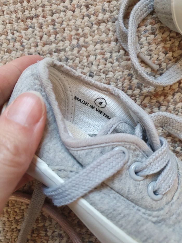 Baskets toile très bon état 20 - photo numéro 4