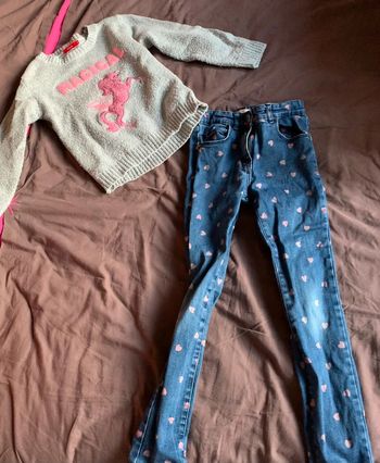 1 tenue 8ans (du pareil au même/Tissaia )