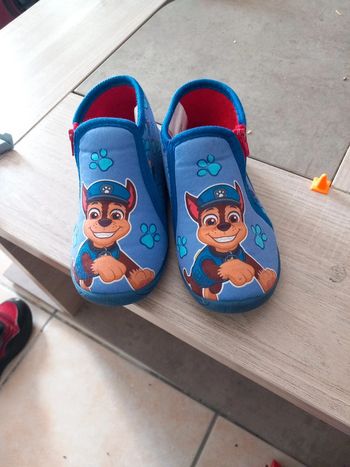 Vend chaussons garçon