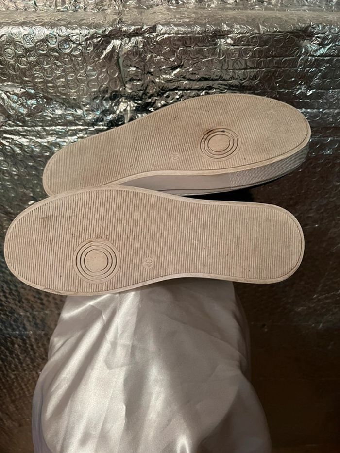 Paire de chaussures femme avec pompons taille 40 - photo numéro 4
