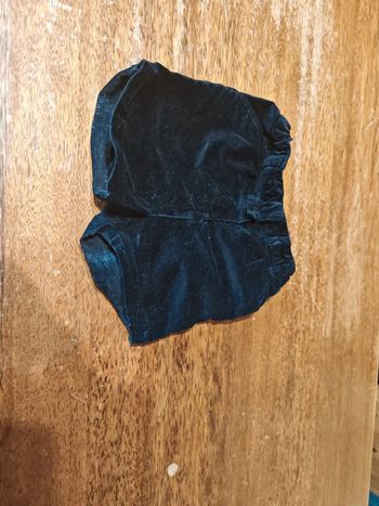 Short noir en velours fille taille 23 mois