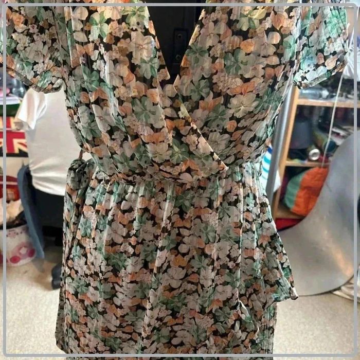 Magnifique robe fleurie taille s/m - photo numéro 4