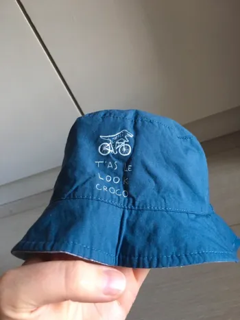 Chapeau réversible 6 mois vertbaudet