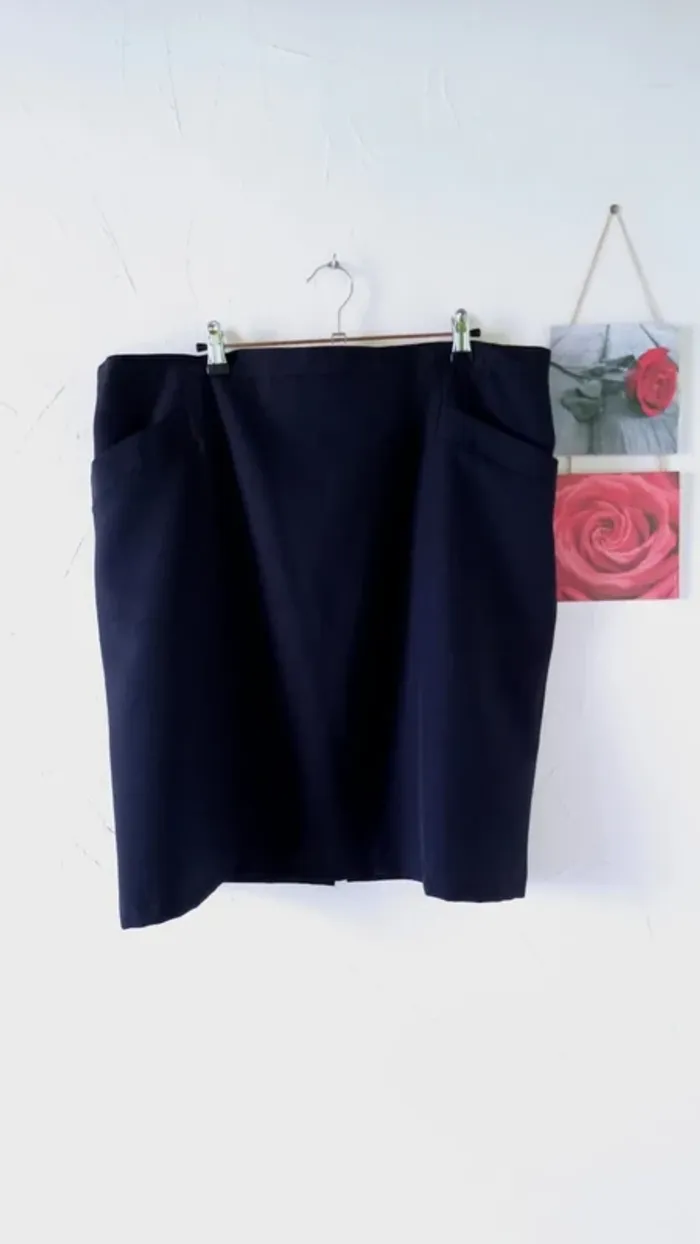 🌸Jupe courte, Monza, taille 52