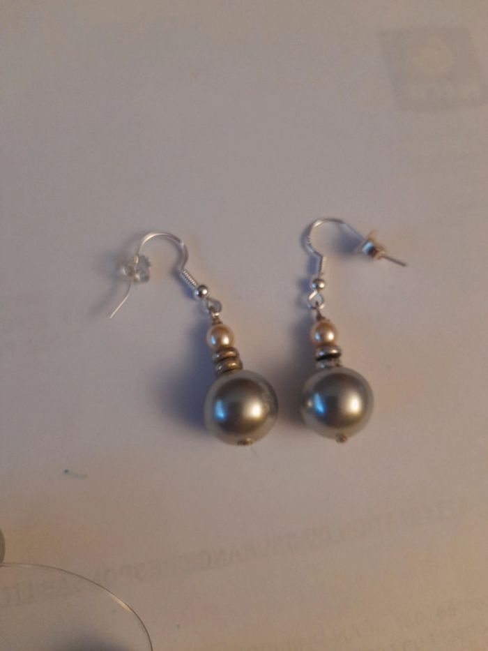 Ensemble Collier + boucles d'oreilles perles grises - photo numéro 4