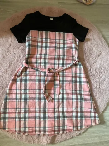 Robe rose et noir à carreaux