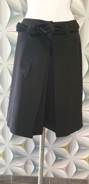 Jupe originale noir neuve