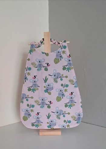 Bavoir élastiqué Koala rose