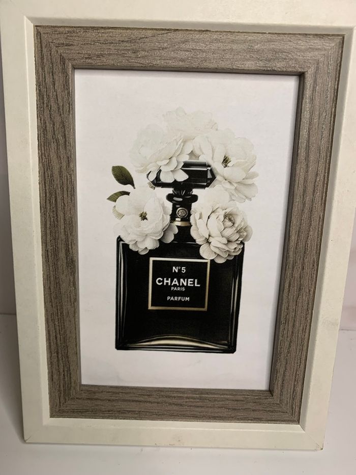 Affiche bouteille parfum - photo numéro 3