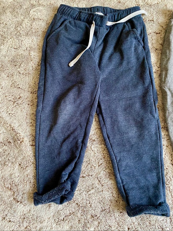 Lot pantalons jogging 4 ans - photo numéro 2