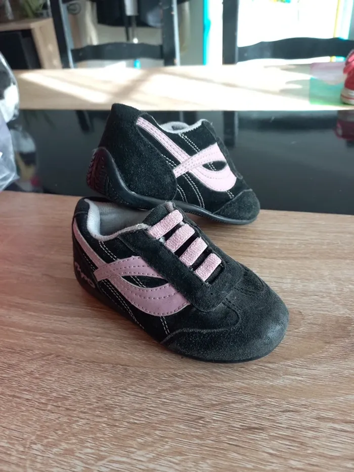 Basket bébé noir et rose T23 - photo numéro 4