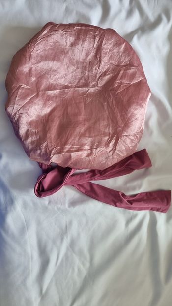 Bonnet satiné