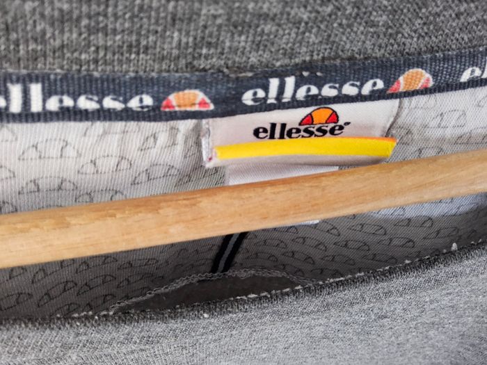 Lot 2 sweat taille XS ellesse - photo numéro 4