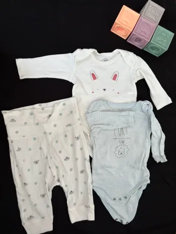 Lot de 2 bodies + 1 pantalon