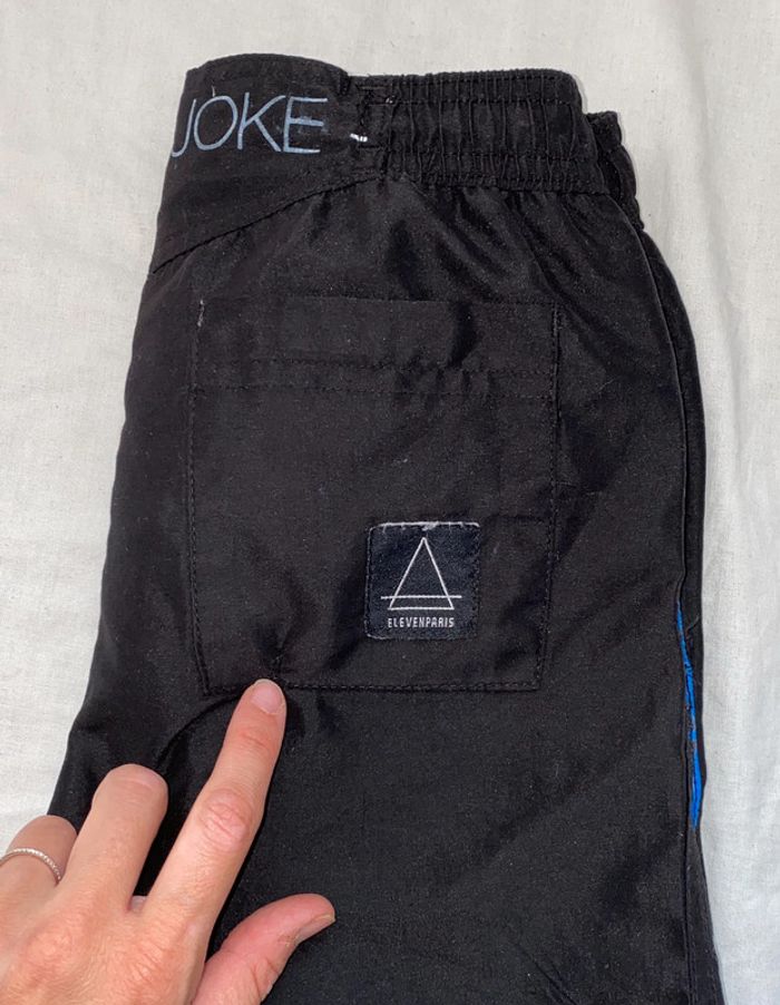 maillot de bain Eleven 6 ans un point a été fait au dos - photo numéro 2