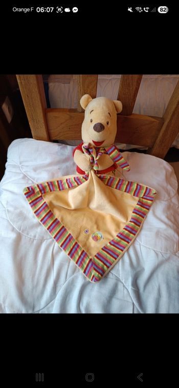 Doudou Winnie l'ourson