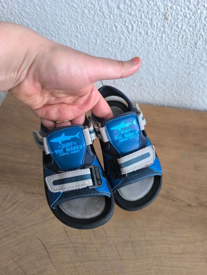 Sandales
