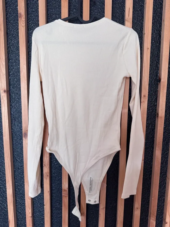 Body manches longues Boohoo Basics – Col rond – Ivoire / Beige – Taille 40 – Neuf - photo numéro 2