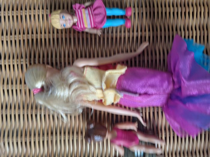 Barbie moderne et deux petites filles (neuves) - photo numéro 4