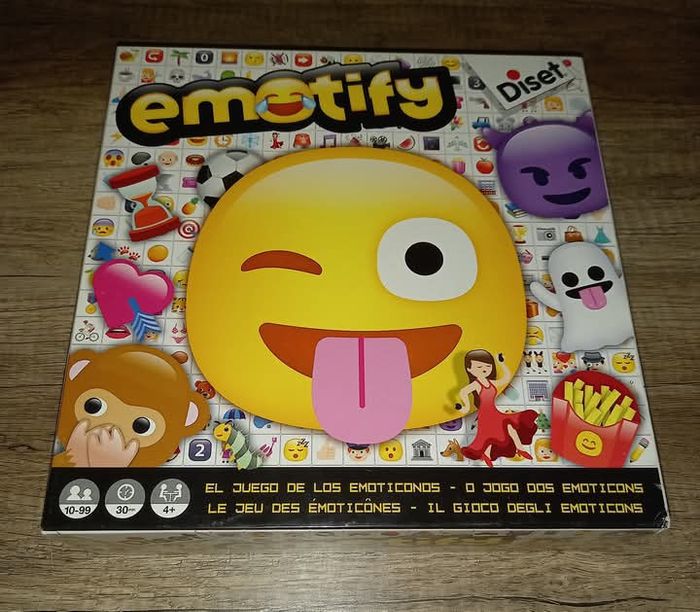 Émotify Le jeu des emoticones comme  neuf 
Diset À partir de 10 ans 
Il a juste était ouvert et utilisé 1 fois