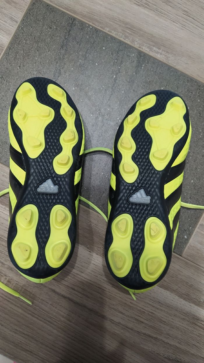 Crampons Adidas pointure 37. 1/3 - photo numéro 2