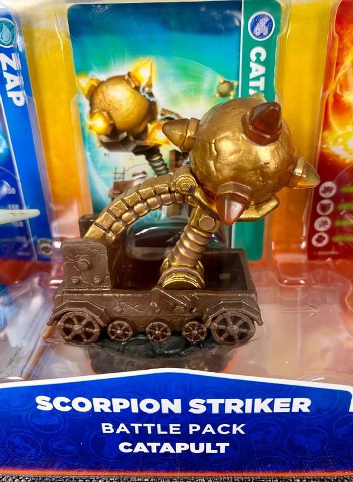 Collector Figurines Skylanders : Giants - Zap + Scorpion Striker + Hot Dog NЕUF (prix Amazo: 45eur) - photo numéro 3