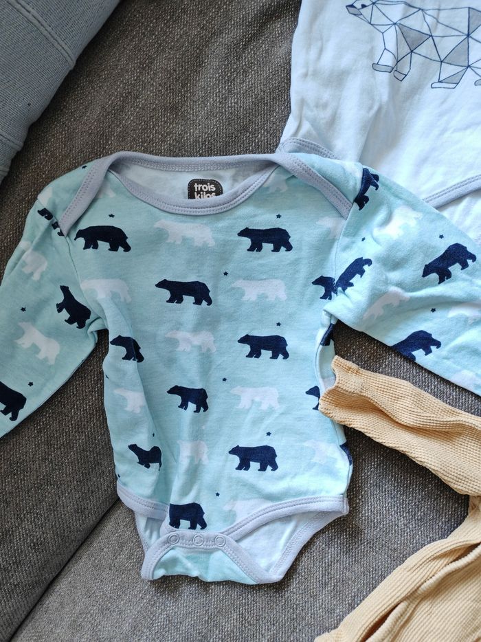 Lot bodies bébé garçon 6 mois hiver - photo numéro 2