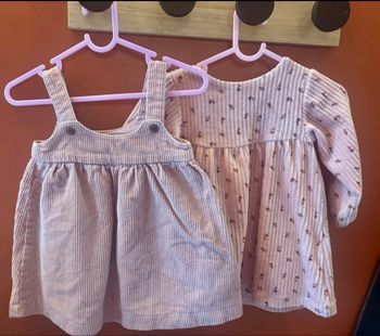 Lot de 2 robes velours taille 6 mois