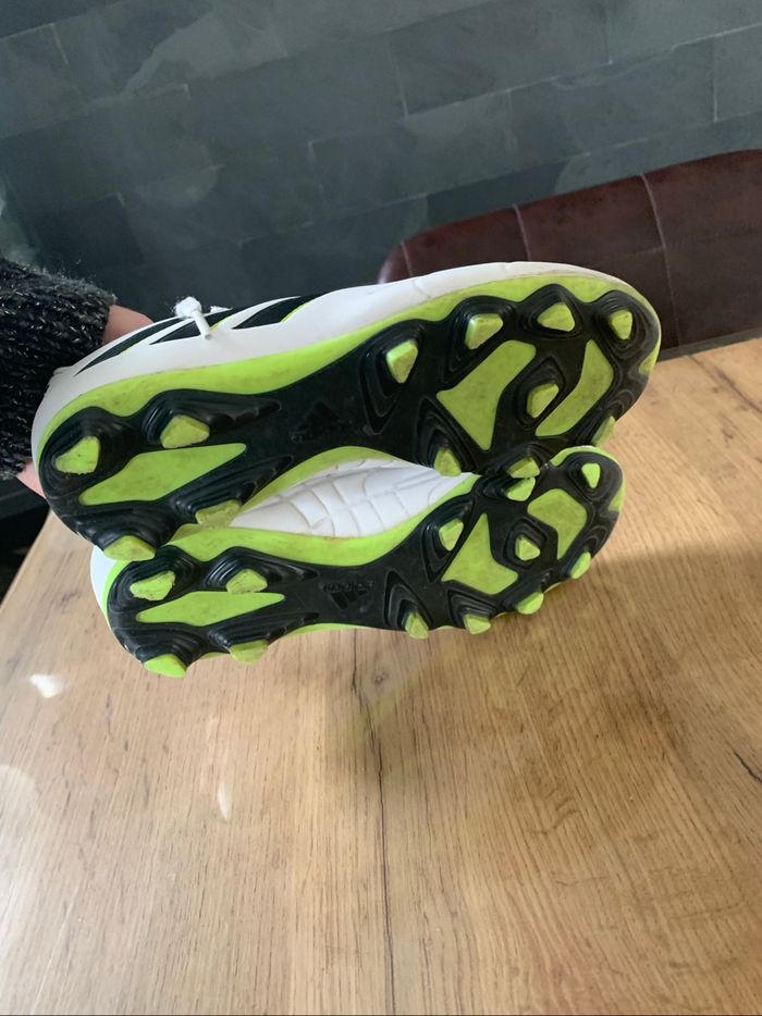 Chaussures de football Adidas - pointure 34 - photo numéro 5