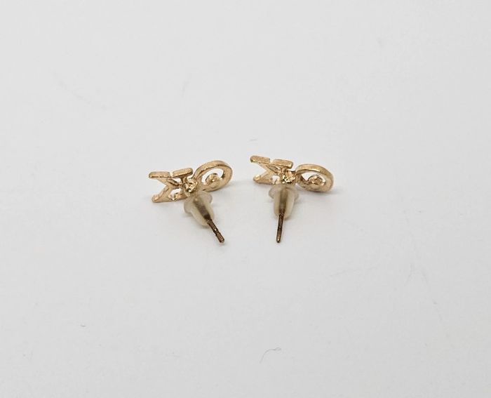 Paire de boucles d'oreilles.
Neuve.
Ok - photo numéro 3