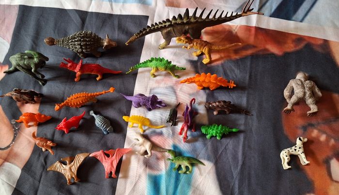 Lot de différents dinosaures + 1 Singe + 1 chien - photo numéro 5