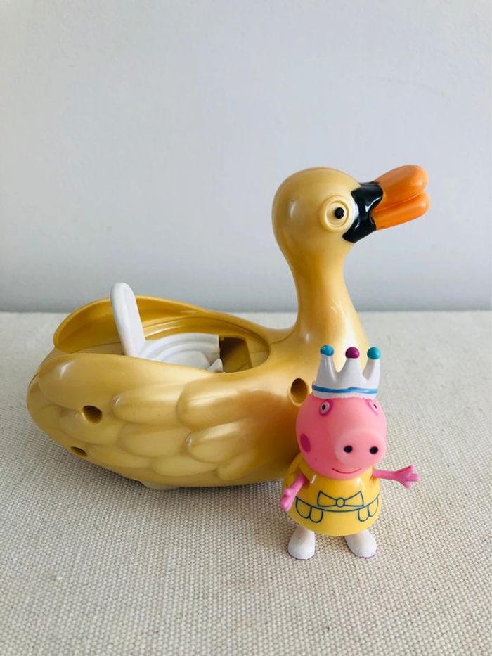 Peppa pig princesse et son cygne roulant doré - photo numéro 3