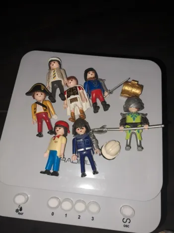 Lot 7 personnages Playmobil