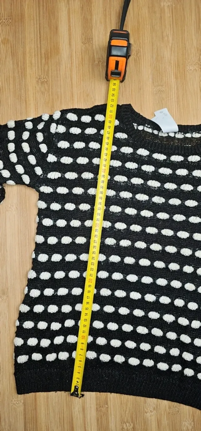 Titre : Pull Vintage C&A motif pois noir et blanc - Taille 142/152 - photo numéro 9