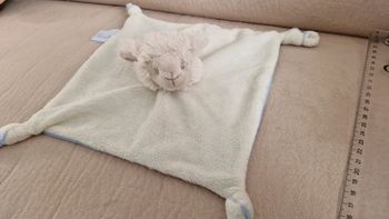 Doudou plat carré  Mouton Pediatril
