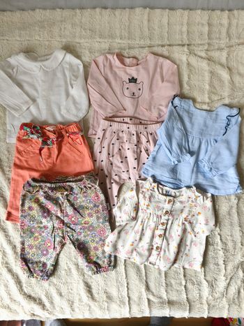 Lot 2 blouses, 1 ensemble, 2 pantalons  3 mois