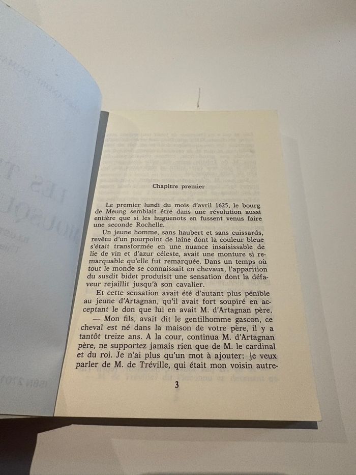 Livre « les trois mousquetaires » d’Alexandre Dumas édition Bias - photo numéro 4