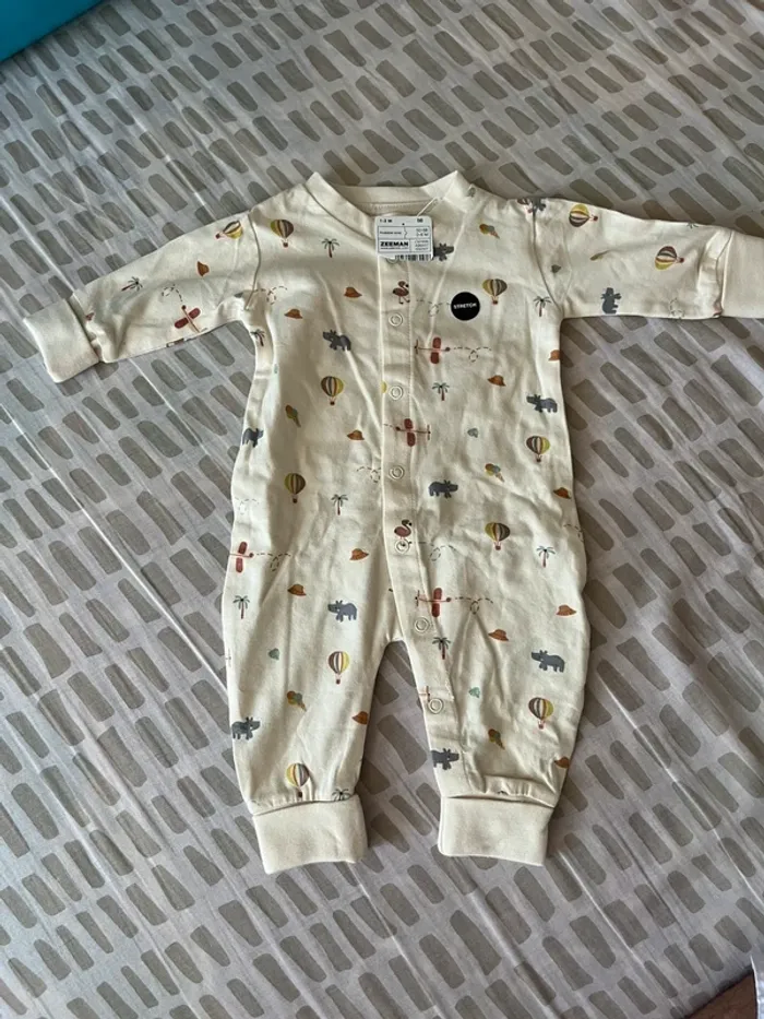 Lot de vêtements bébé 0 à 3 mois - photo numéro 2