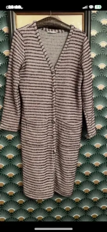 Gilet long tweed Zara taille L Robe mi longue Zara taille L