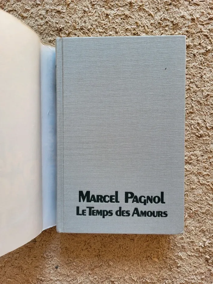 Livre relié "Le temps des amours,  souvenirsd'enfance" de Marcel Pagnol - Roman autobiographique - photo numéro 5