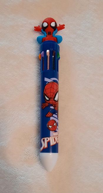 1 stylo multicouleurs Spiderman