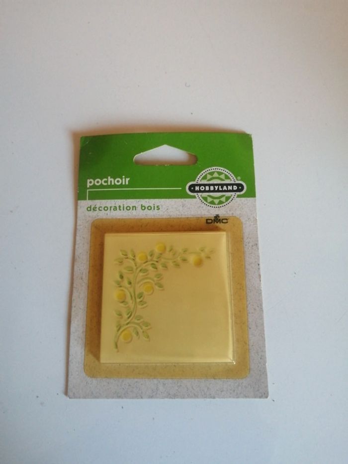 🌸Pochoir pour décoration bois "DMC" Neuf🌸 - photo numéro 2