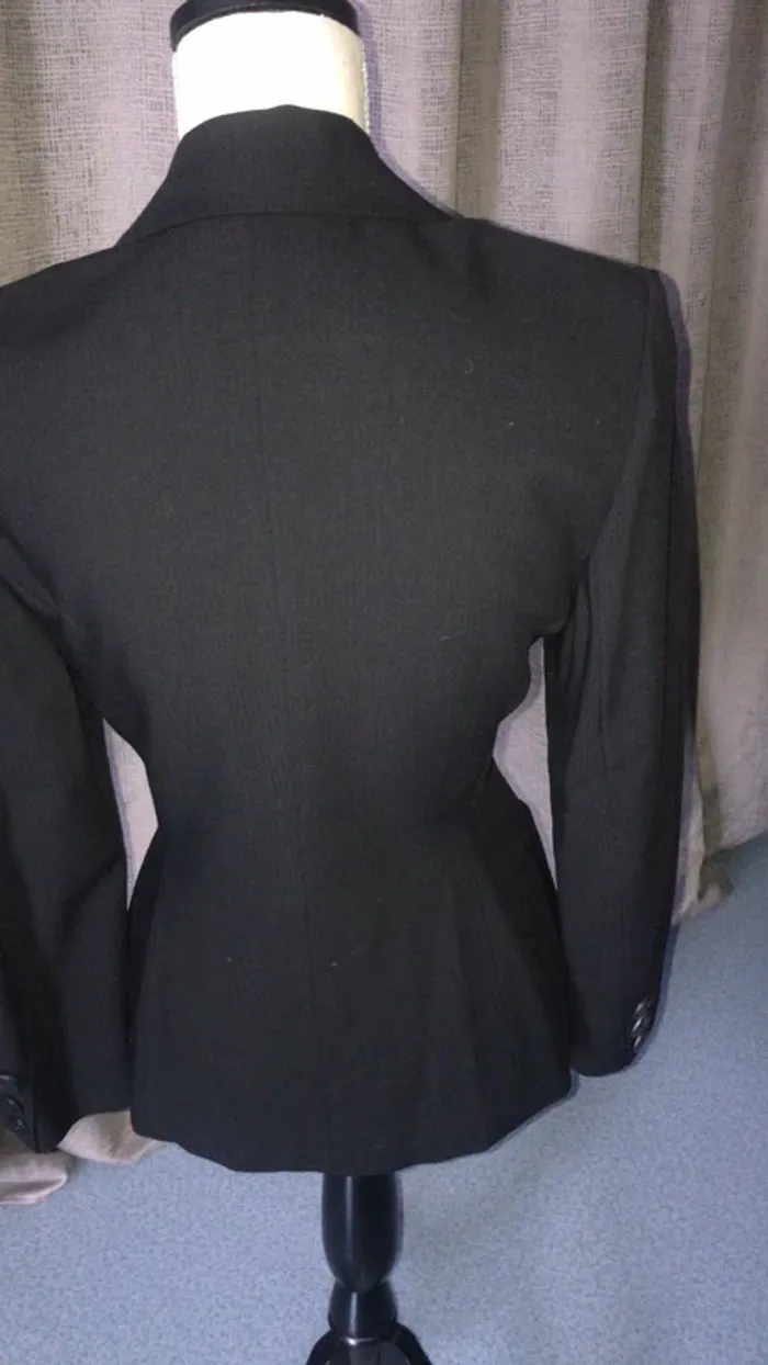 Veste noire - photo numéro 3